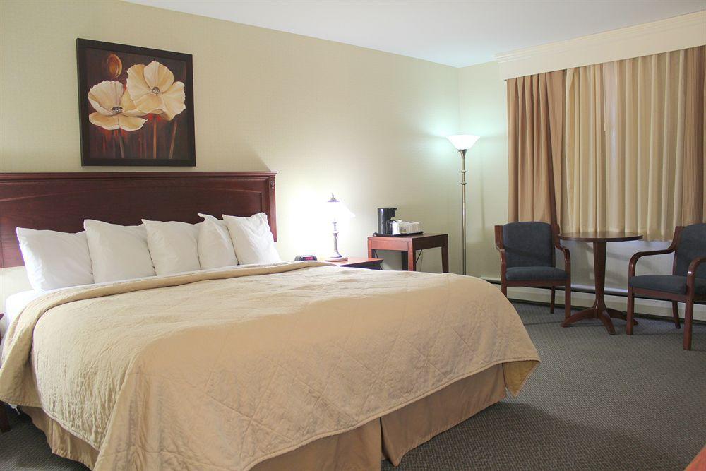 Quality Inn Mont-Laurier Buitenkant foto