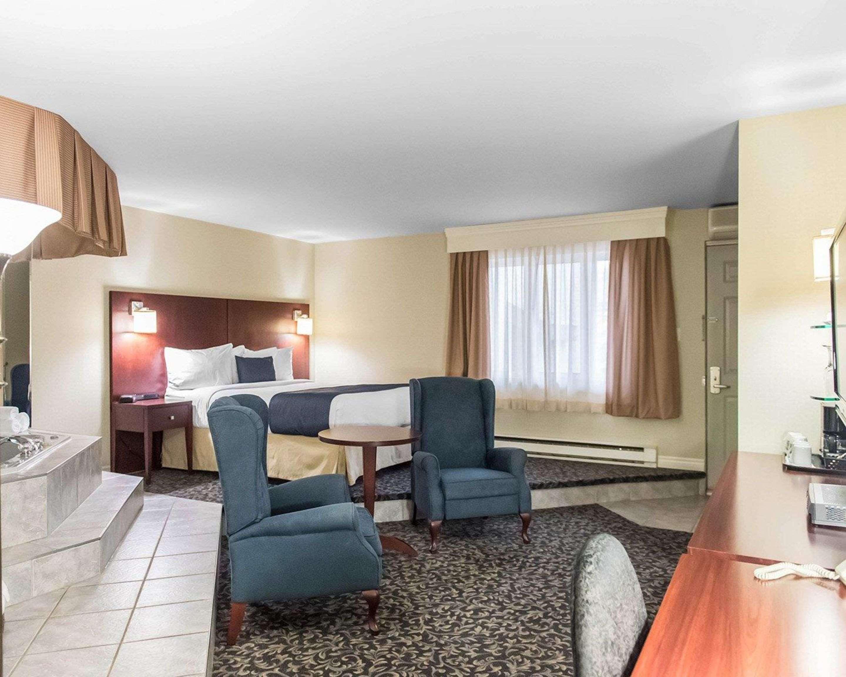 Quality Inn Mont-Laurier Buitenkant foto